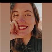 Profesora estudiante de biología con conocimientos de las ciencias sociales